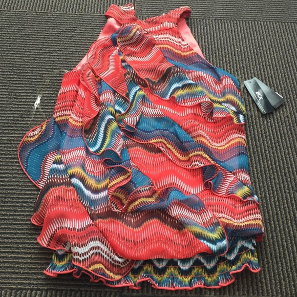 NWT Patterned Halter Top - Picture 2 of 4