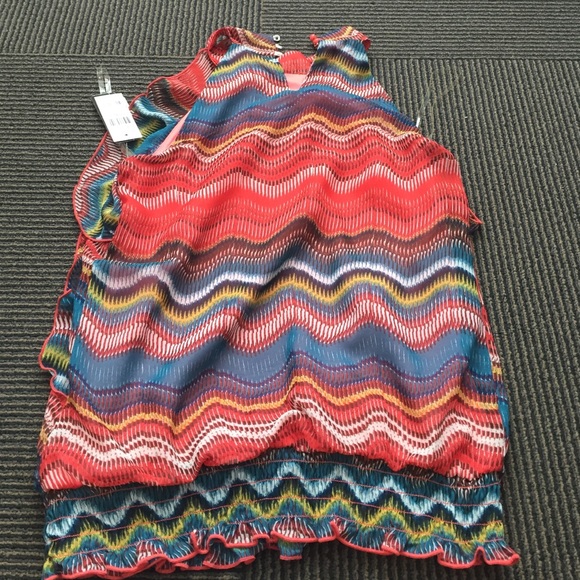 NWT Patterned Halter Top - Picture 3 of 4