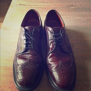 Men's dress shoes