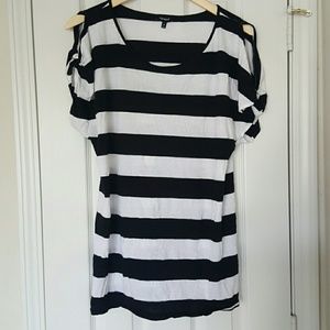 Open Shoulder Striped Top