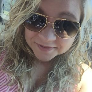 Meet your Posher, Cacy