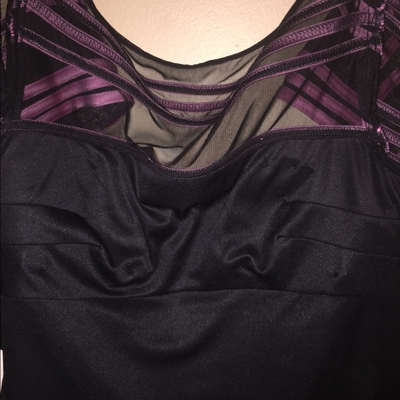 Mesh Crop w. Pink Stripes - Picture 2 of 4