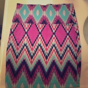 Patterned cotton mini skirt