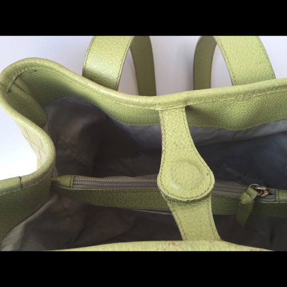 Leather tote, croc pattern, apple green. - Picture 3 of 4
