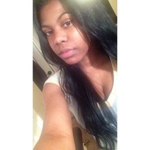 Meet your Posher, Danielle