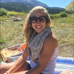 Meet your Posher, Angela