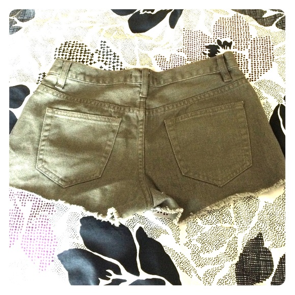 Forever 21 army green high wasted shorts
