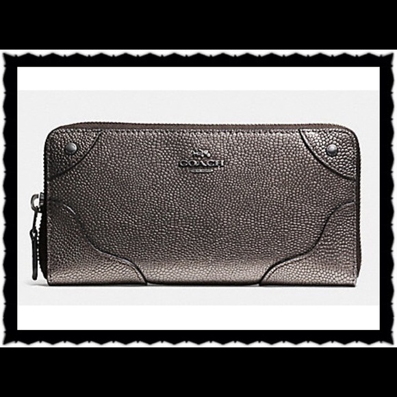 SOLD! Coach Mickie Wallet in Caviar Leather - Picture 1 of 4