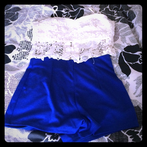 Electric/royal blue high wasted shorts!