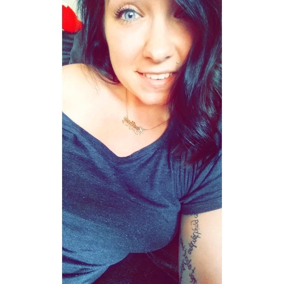 Meet your Posher, Heather - Picture 1 of 1