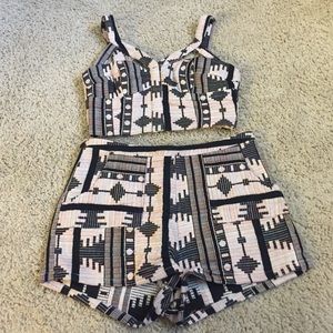 🌈Crop top and short🌈