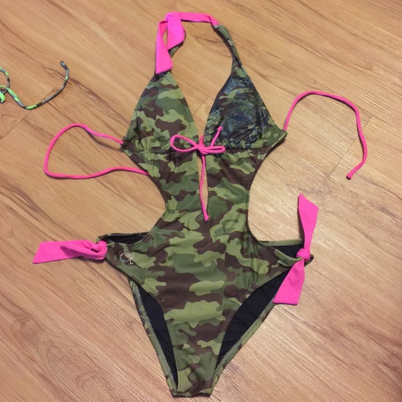Sexy camo and hot pink open sided swimsuit