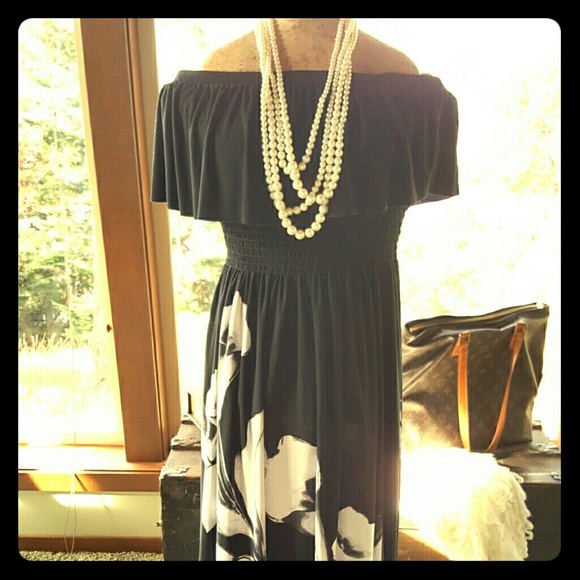 White House Black Market sleeveless maxi