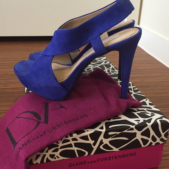 Indigo Slingback Pumps 💯