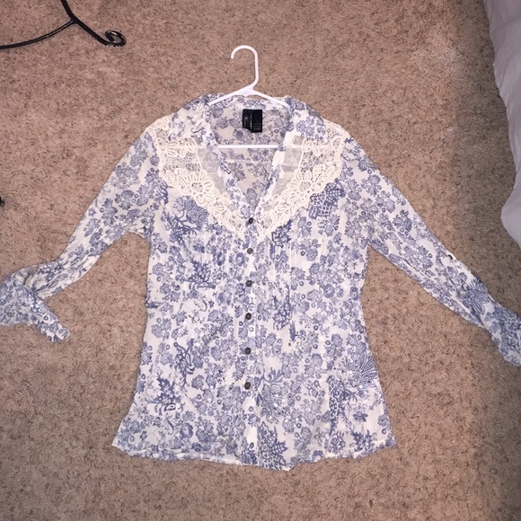 Buckle 3/4 Length Shirt
