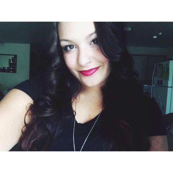 Meet your Posher, Juliette - Picture 1 of 1