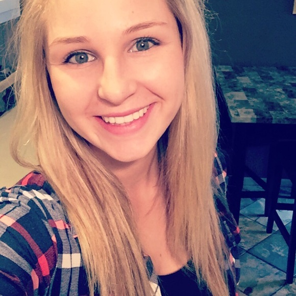 Meet your Posher, Ciera