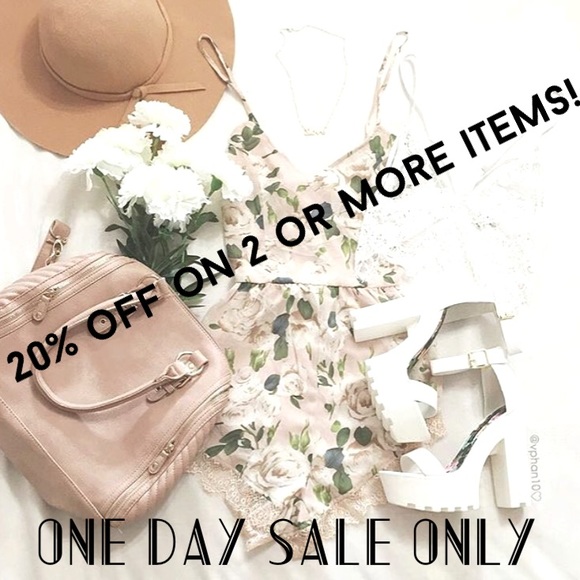 Saleeee!😍💕📦 dresses tops and bottoms