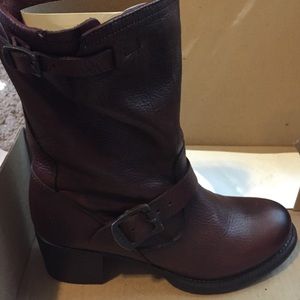 Burnt Red Frye Boots (new in box)