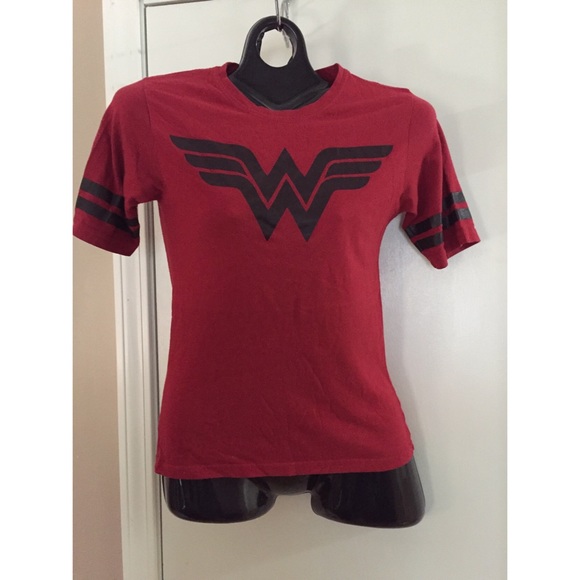 DC COMICS Wonder Woman Shirt