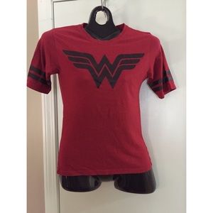 DC COMICS Wonder Woman Shirt