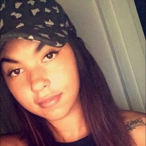 Meet your Posher, Rebekah