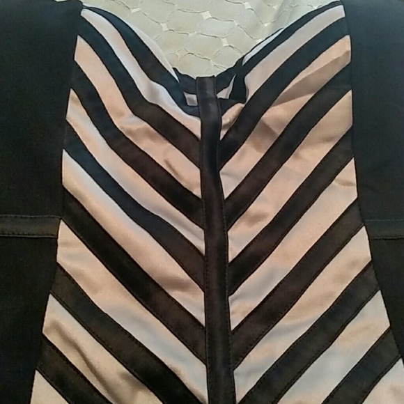 Dress - Picture 3 of 4