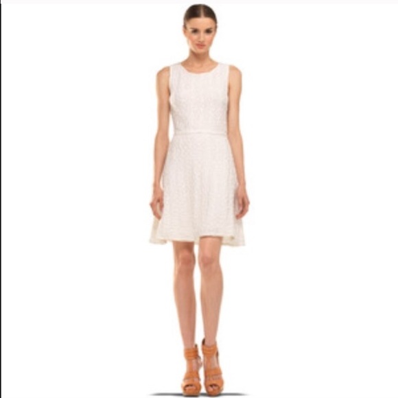 Max Studio Dresses & Skirts - Max Studio White Eyelet Lace Dress Size 6 🌷