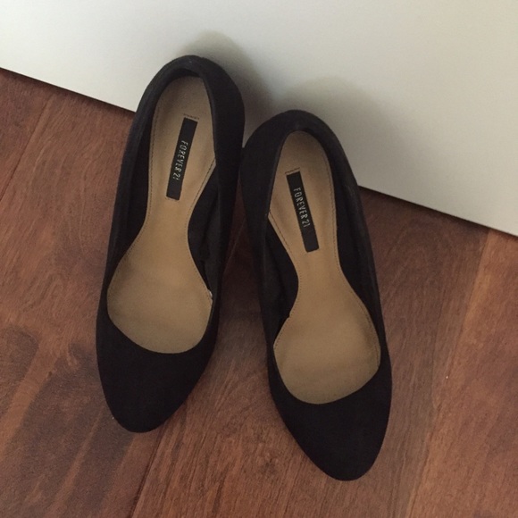 Black Suede Pumps