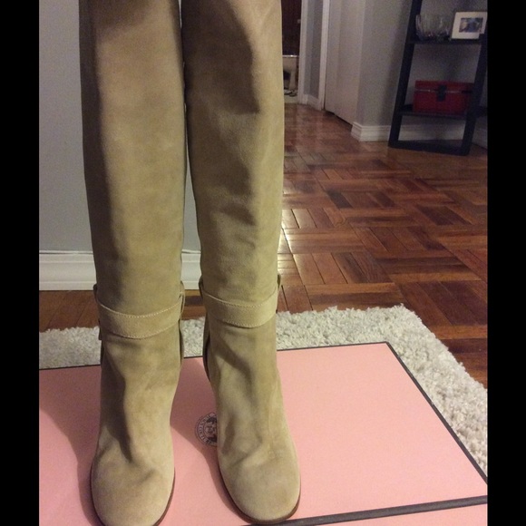Tall suede boots - Picture 2 of 4