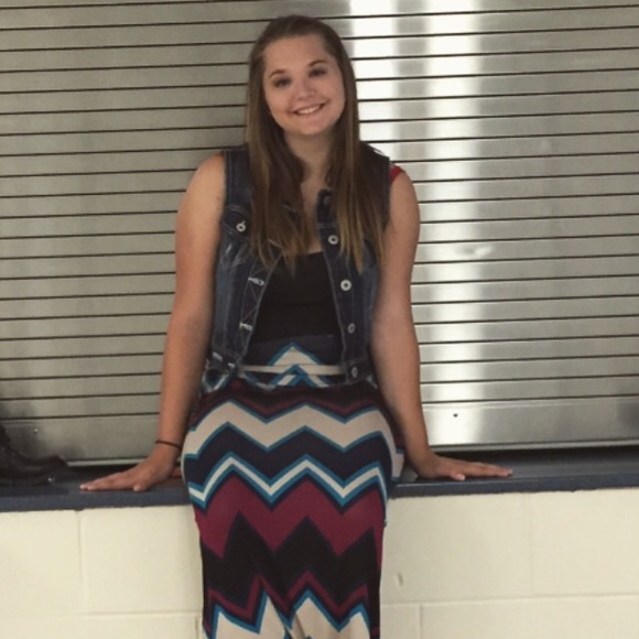 Meet your Posher, Alexis - Picture 1 of 1