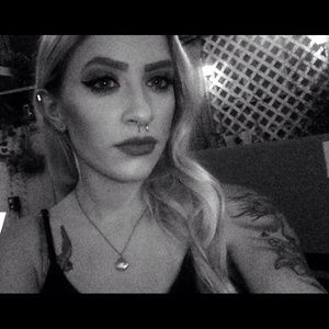 Meet your Posher, Jasmine