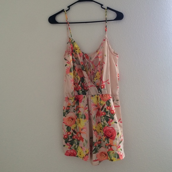 Floral romper! - Picture 2 of 4