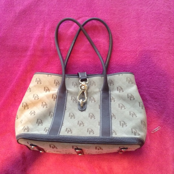 Dooney and Bourke Tote Authentic