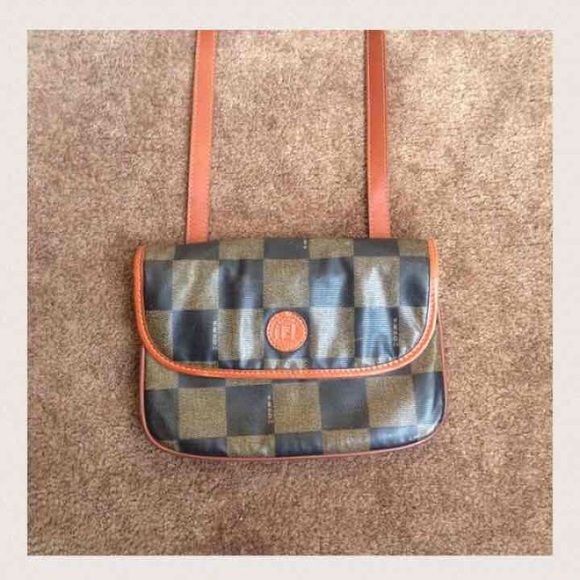 Holiday sale 🎄 Authentic vintage FENDI crossbody