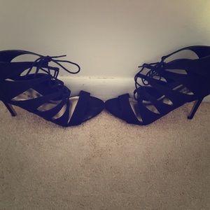 👠Lace-Up Black Heel👠