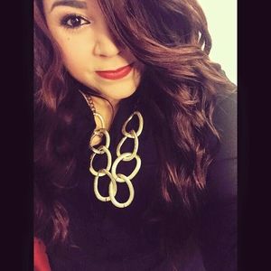 Meet your Posher, Maria