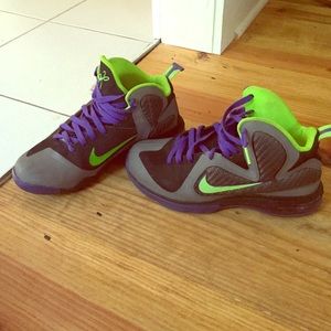 Lebron 9 jokers limited edition