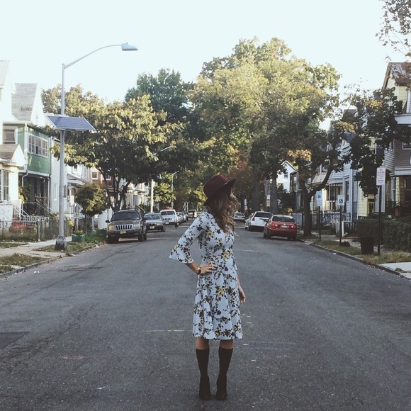 ▪️Meet your posher!▪️ - Picture 2 of 4