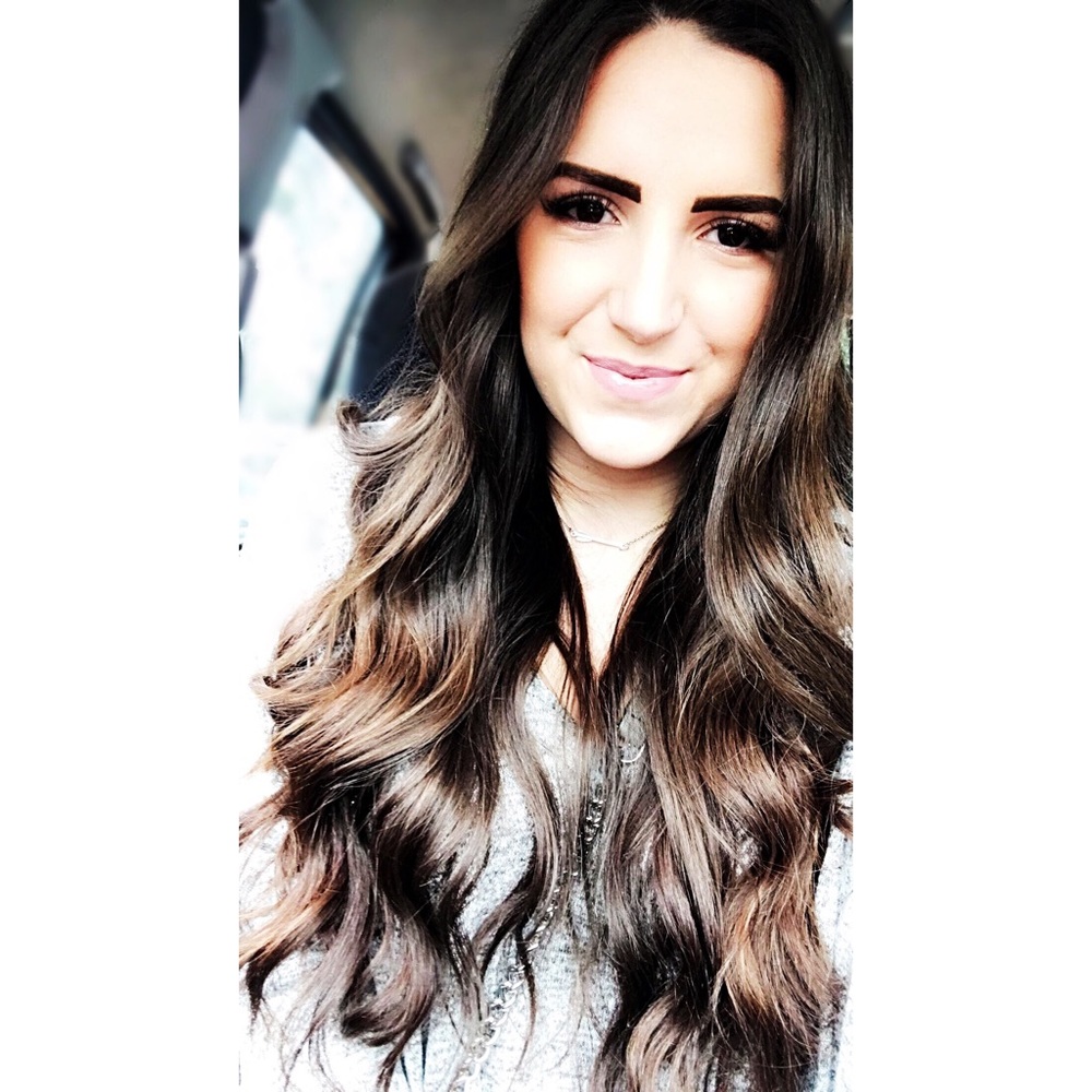 Online shopper because I'm to busy living 🤘🏼💋