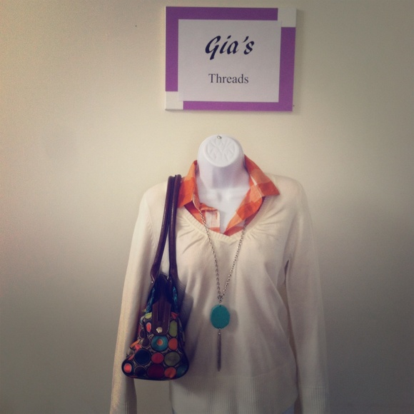 Beautiful beige, v-neck Takeout Sweater