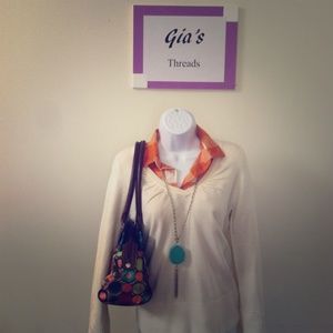 Beautiful beige, v-neck Takeout Sweater