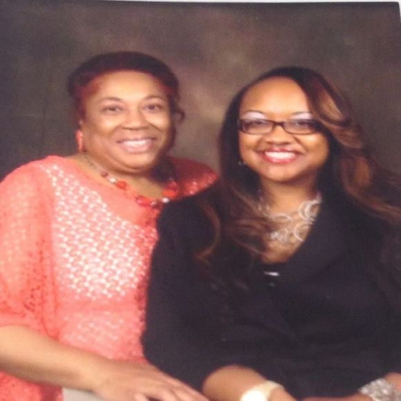 Meet your Posher, Leticia - Picture 1 of 1