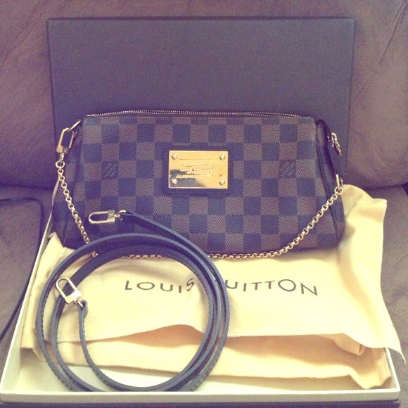 ❤️SOLD❤️Louis Vuitton authentic damier Eva clutch