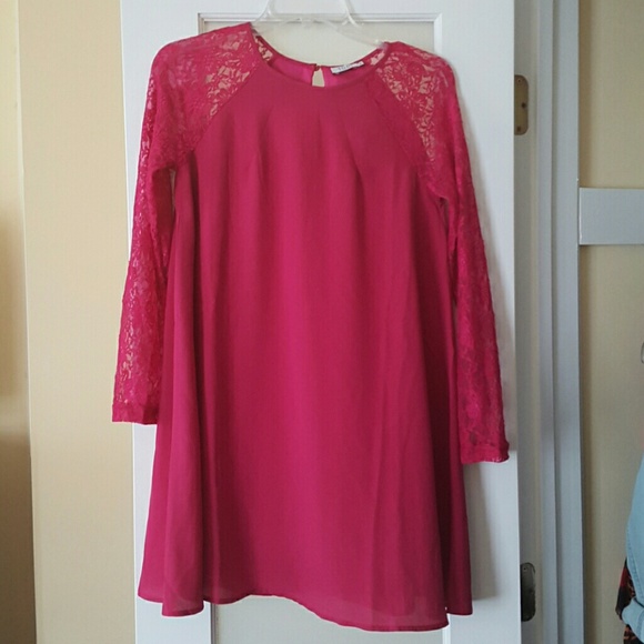 Lace sleeved pink dress