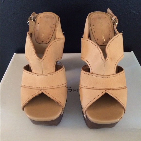 BCBG heels