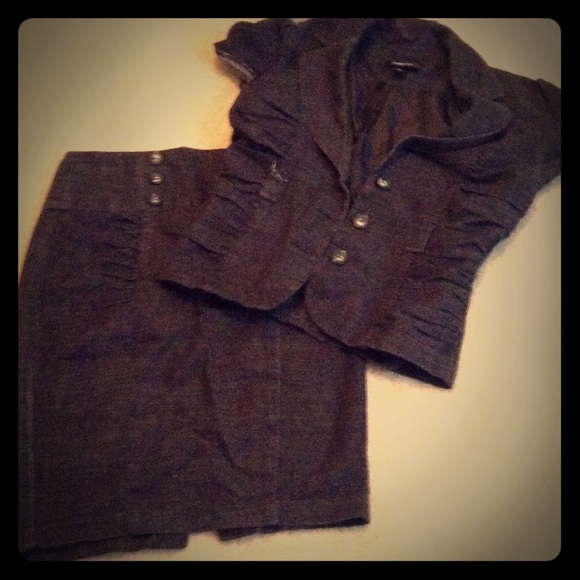 IZByer juniors suit size S jacket and size 0 skirt