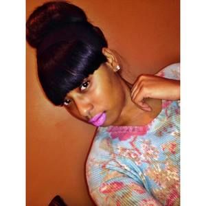 Meet your Posher, Alexis