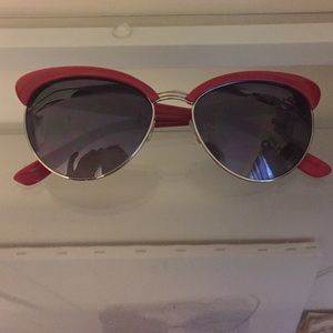 Red cat eye sun glasses