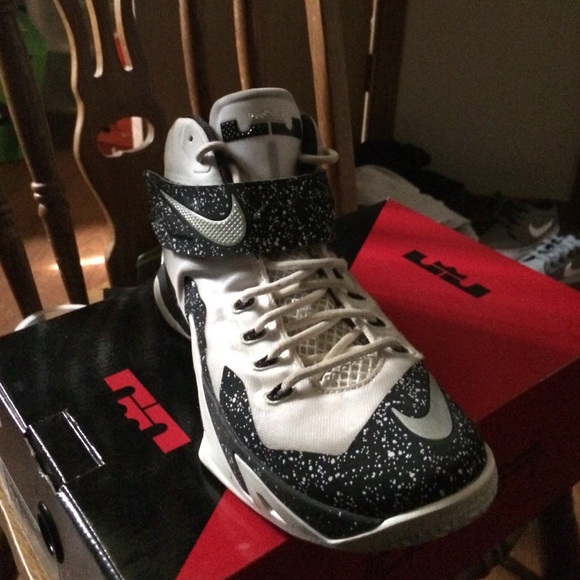 Nike zoom soldier VIII Lebron